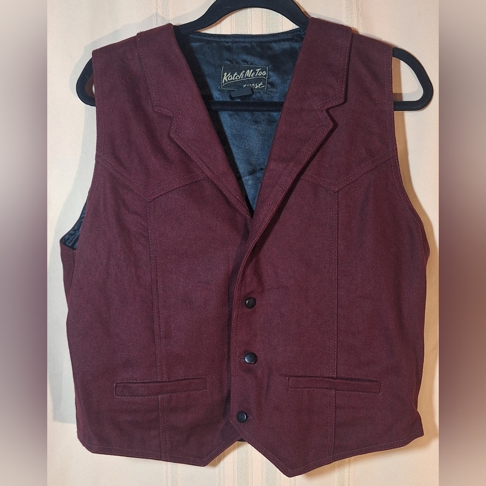KATCH ME TOO Burgundy Vest